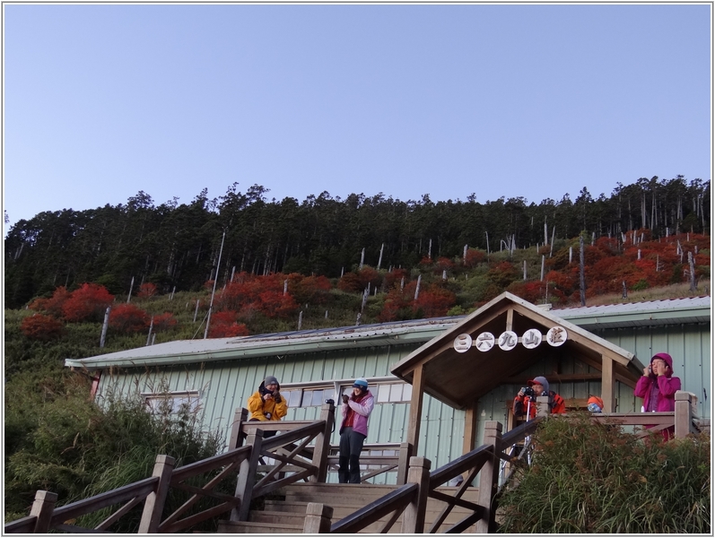 2011-10-26 05-54-17三六九山莊看雲海.JPG